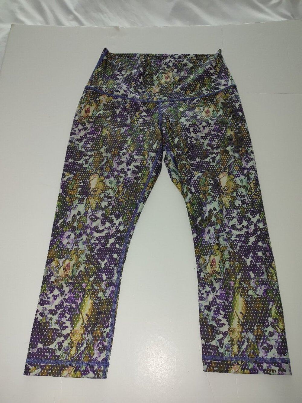 LULULEMON Woman's High Rise Stretched Capri Leggings Size M NWOT